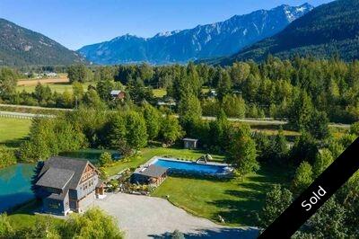 Pemberton Meadows House with Acreage for sale:  1 bedroom 1,049 sq.ft. (Listed 2020-09-14)